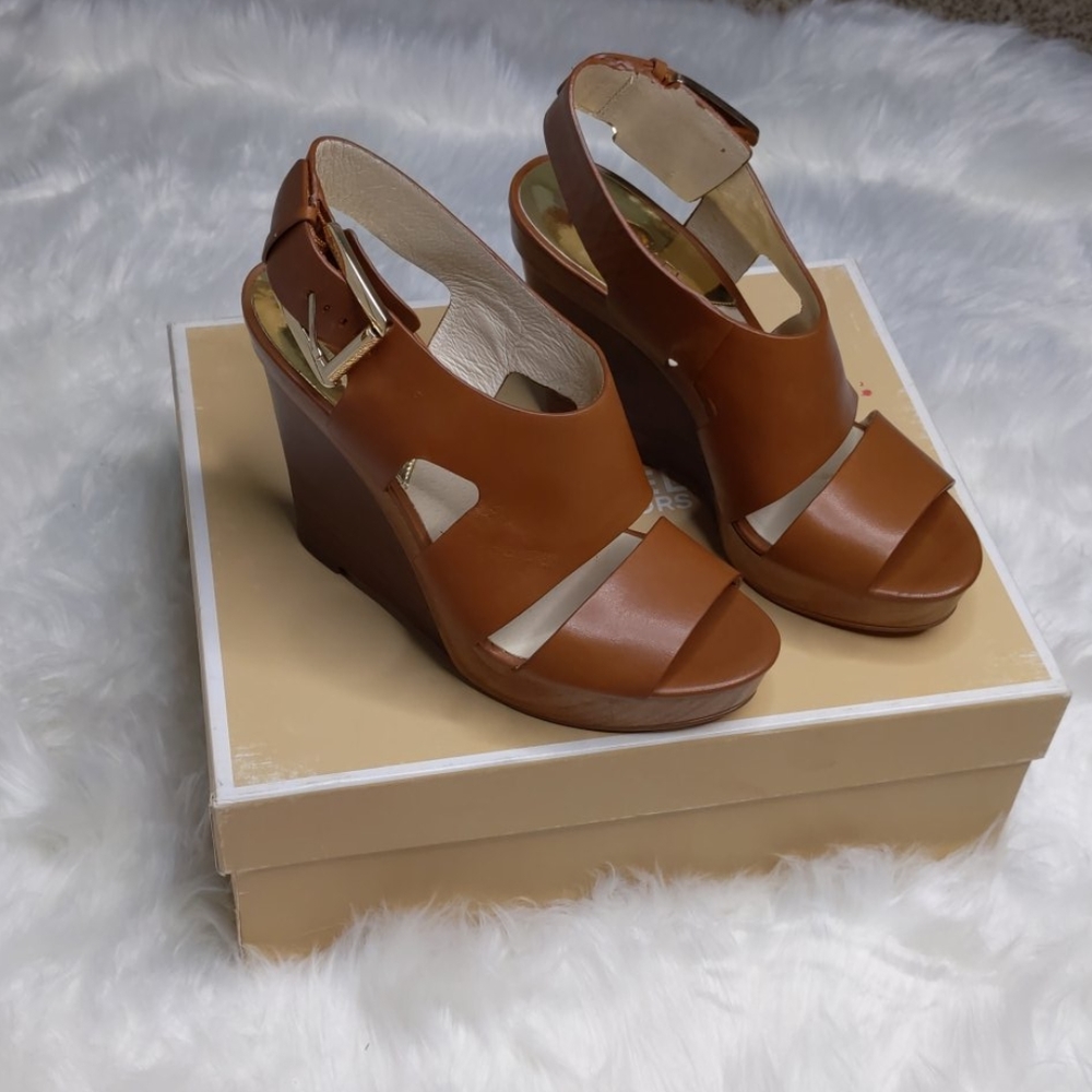 MICHAEL Michael Kors Carla Platform Wedge sz 7